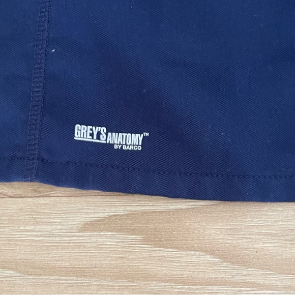 Grey's Anatomy Blue Fitted Short Sleeve Scrub Top - Picture 4 of 6
